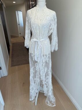 Elegant White Lace Robe with Belt Bridal